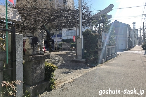 徳王神社(岡崎市)の駐車場入口