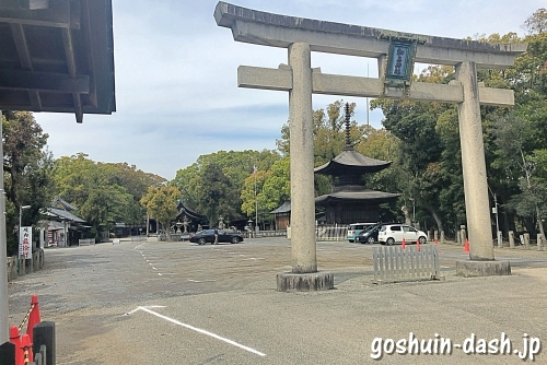 知立神社の駐車場(境内)