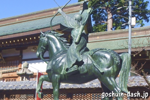 味鋺神社(名古屋市北区)味鋺の流鏑馬記念像