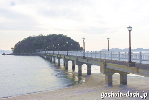 竹島橋と竹島(愛知県蒲郡市)