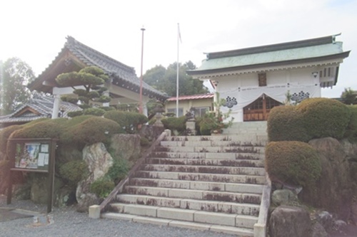 縣神社(岐阜県多治見市)拝殿と手水舎