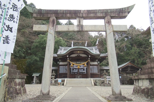 池原神社(岐阜県多治見市)二の鳥居から拝殿を望む