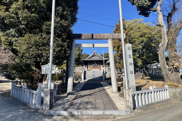 莇生神社(愛知県みよし市)鳥居(脇が駐車場)01